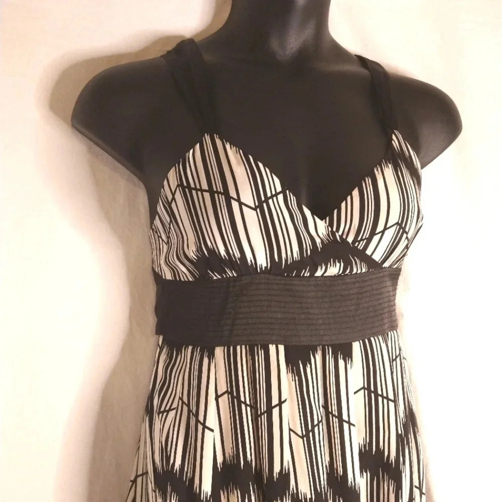 Elegant tahari silk event dress EUC โค๏ธ - Picture 4 of 14